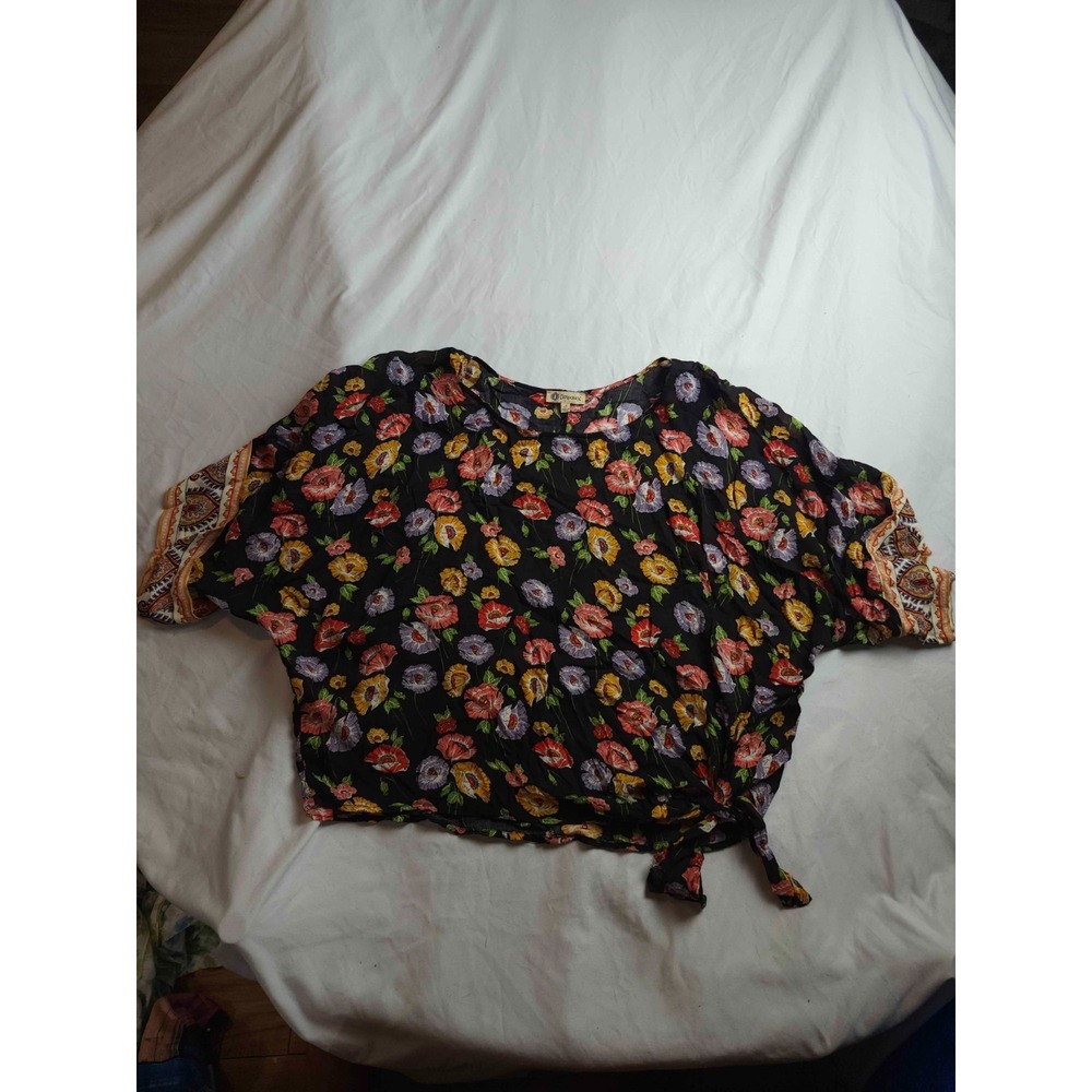 Democracy Blouse Top‎ Womens Small Black Floral Short Sleeve Tie Front Cropped